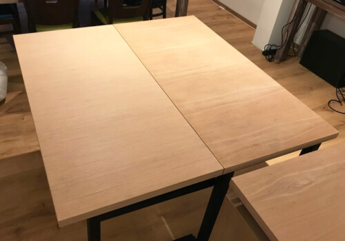 Table de réunion rétractable en chêne plaqué