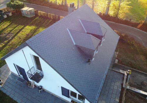 Toiture en ardoises naturelles et isolation thermique de la charpente